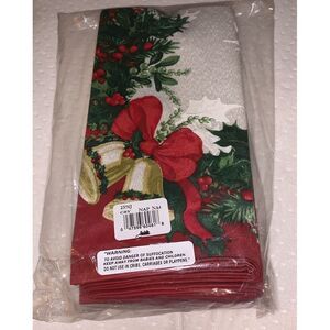 North Pole Trading Co. Christmas Napkins Set of 4‎ J.C. Penney 2016 Cranberry